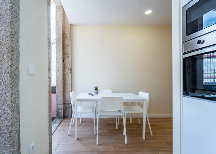 Close To Everything Your Gray Prm 2t Apartment *