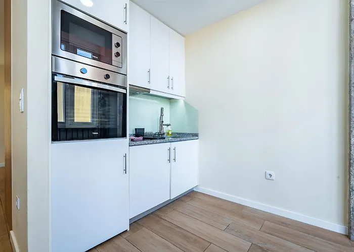 Apartment Close To Everything Your Gray Prm 2t *