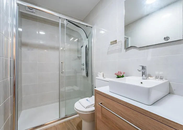 Close To Everything Your Gray Prm 2t